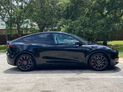 Used 2022 Tesla Model Y Performance AWD/4WD image 10