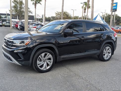 Used 2020 Volkswagen Atlas Cross Sport SE w/ Towing Package image 7