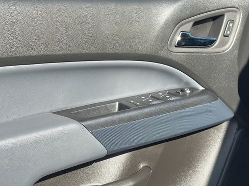 Used 2022 Chevrolet Colorado Z71 w/ Safety Package image 16