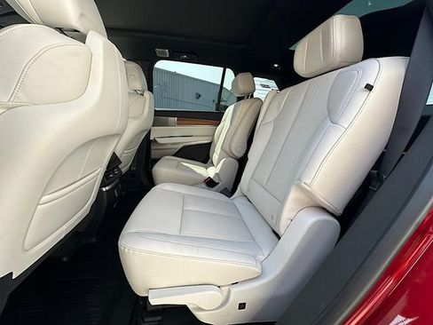 New 2026 Cadillac Vistiq Luxury w/ LPO, Floor Liner Package image 14