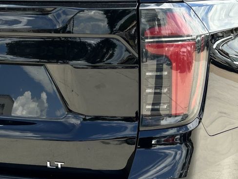 Used 2025 Chevrolet Tahoe LT RWD image 8