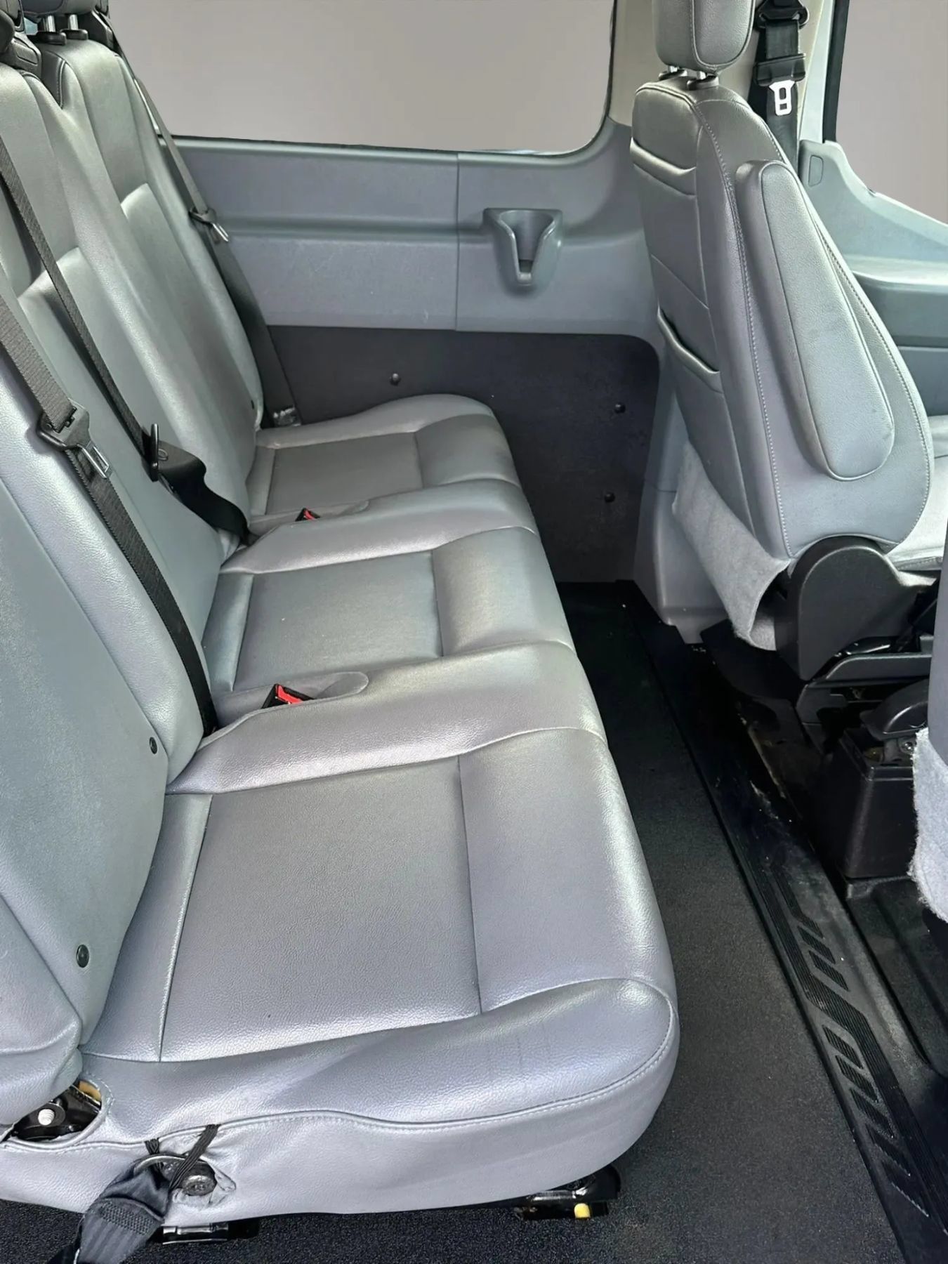 Used 2018 Ford Transit 150 XL RWD image 13
