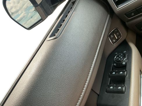 Used 2019 Ford Expedition XLT w/ Equipment Group 202A RWD image 17