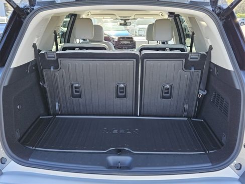 New 2025 Nissan Pathfinder SL w/ SL Premium Package image 11
