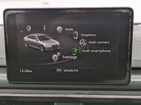 Used 2019 Audi A4 2.0T Premium w/ Convenience Package AWD/4WD image 10
