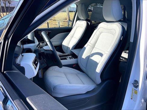 New 2026 Lincoln Aviator Reserve image 9