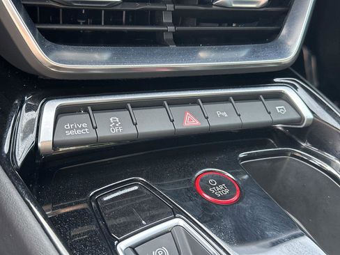 Used 2022 Audi e-tron GT Premium Plus image 26