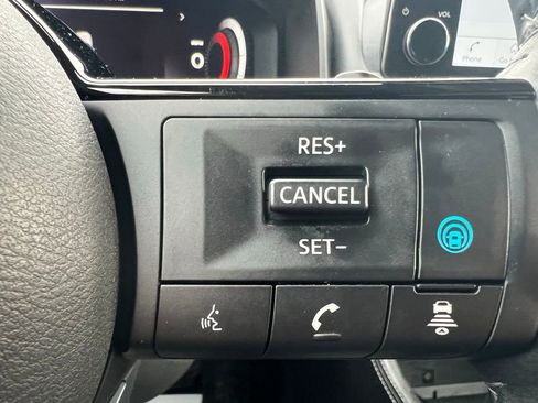 Used 2023 Nissan Rogue Platinum w/ Platinum Premium Package image 27