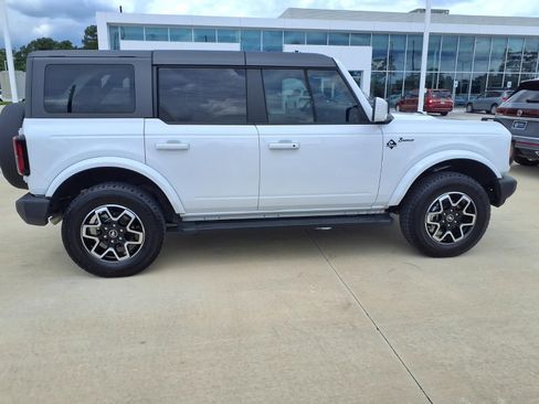 Used 2025 Ford Bronco Outer Banks AWD/4WD image 4