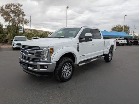 Used 2018 Ford F250 Lariat w/ Lariat Value Package AWD/4WD image 8
