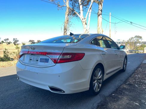 Used 2013 Hyundai Azera w/ Technology Pkg FWD image 5