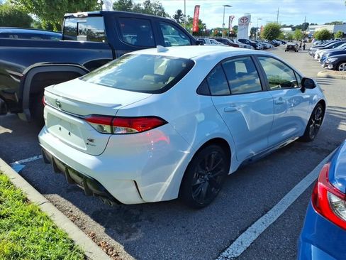 Certified 2025 Toyota Corolla SE FWD image 2