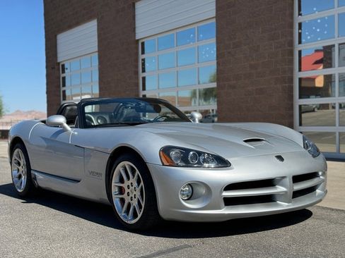 Used 2003 Dodge Viper SRT-10 image 1