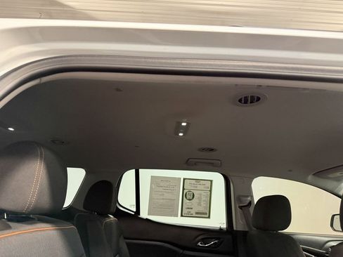 Used 2023 GMC Acadia AT4 image 16