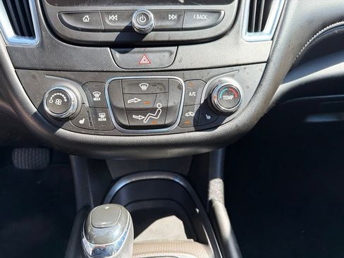 Used 2016 Chevrolet Malibu LT w/ Leather Package FWD image 27