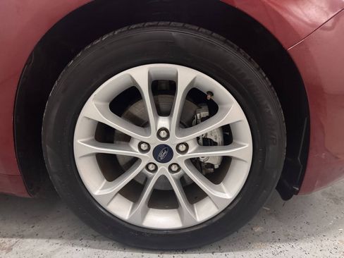 Used 2019 Ford Fusion SE FWD image 10
