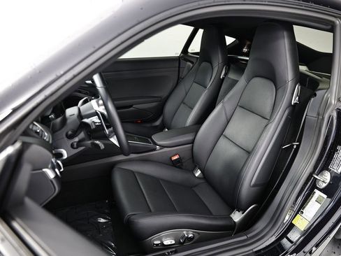 Certified 2025 Porsche 718 Cayman RWD image 5