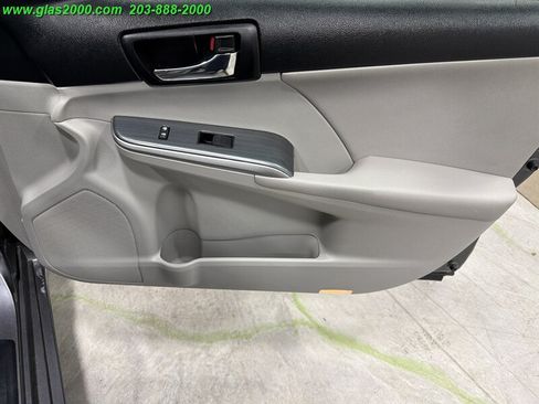 Used 2014 Toyota Camry XLE FWD image 29