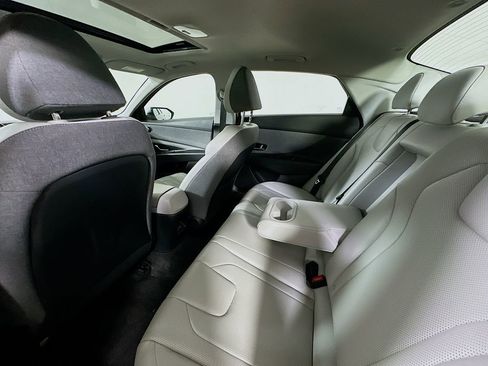 Used 2024 Hyundai Elantra Limited FWD image 13