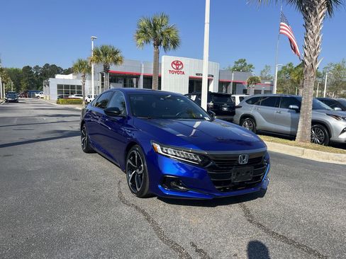 Used 2022 Honda Accord Sport image 2