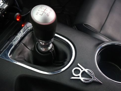 Used 2015 Ford Mustang GT Premium RWD image 17