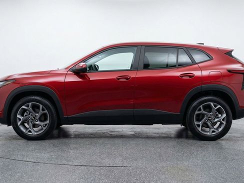 Used 2025 Chevrolet Trax LT image 5