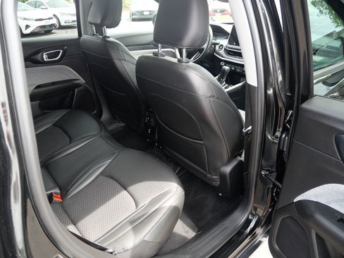 Used 2022 Jeep Compass Latitude w/ Convenience Group AWD/4WD image 29
