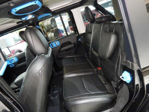 Used 2023 Jeep Wrangler Unlimited Sahara w/ Cold Weather Group image 37