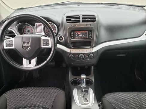 Used 2020 Dodge Journey SE w/ SE Popular Equipment Group FWD image 17