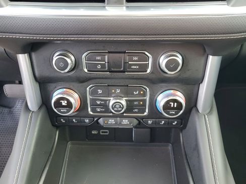 Used 2022 GMC Yukon SLT w/ SLT Premium Package image 39