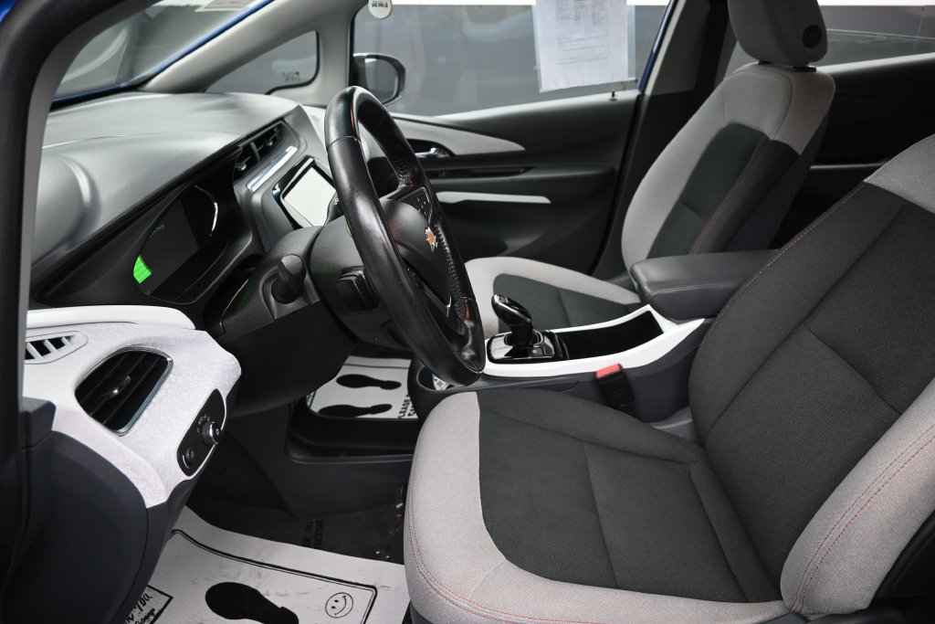 Used 2021 Chevrolet Bolt LT FWD image 21