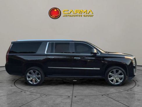 Used 2018 Cadillac Escalade ESV Premium Luxury image 9