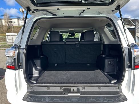 Used 2023 Toyota 4Runner 40th Anniversary SE AWD/4WD image 24