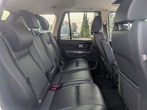Used 2011 Land Rover Range Rover Sport HSE image 19