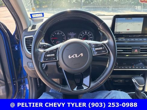 Used 2022 Kia Seltos S FWD image 12