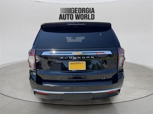 Used 2022 Chevrolet Suburban LT RWD image 13