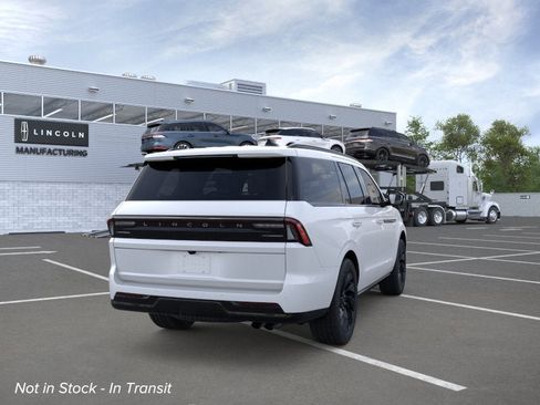 New 2026 Lincoln Navigator Reserve w/ Jet Appearance Package AWD/4WD image 8