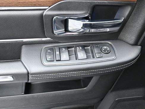 Used 2017 RAM 1500 Laramie w/ Convenience Group image 12