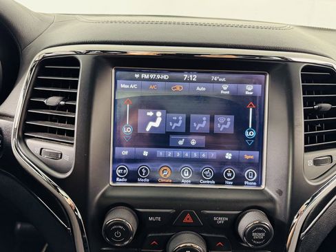 Used 2018 Jeep Grand Cherokee Limited AWD/4WD image 20