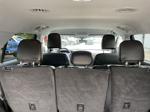 Used 2021 Ford Explorer XLT w/ Equipment Group 202A image 27