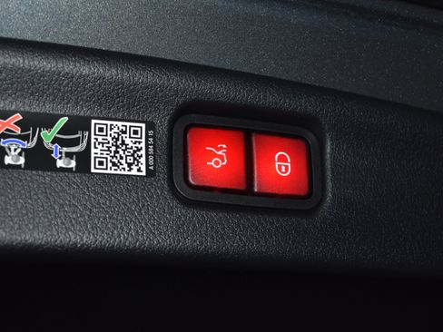 New 2026 Mercedes-Benz C 300 4MATIC Sedan image 25