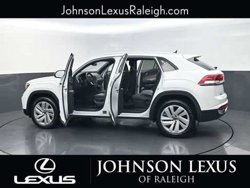 Used 2023 Volkswagen Atlas Cross Sport SE image 37