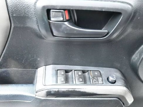 Used 2017 Toyota Tacoma SR5 w/ Tow Package RWD image 15