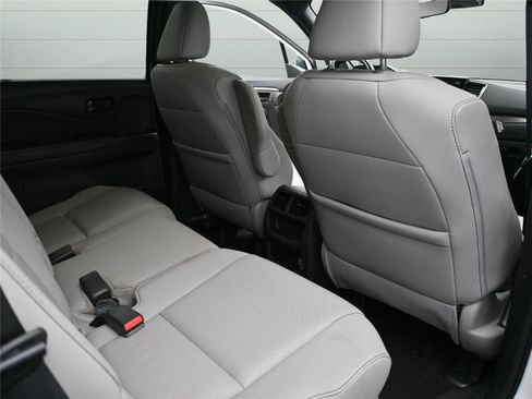 Used 2023 Honda Passport EX-L image 18