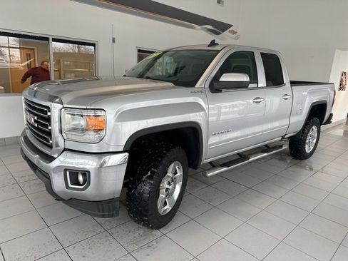 Used 2017 GMC Sierra 2500 SLE image 2