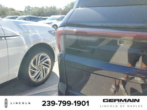 New 2025 Lincoln Navigator L Reserve image 15