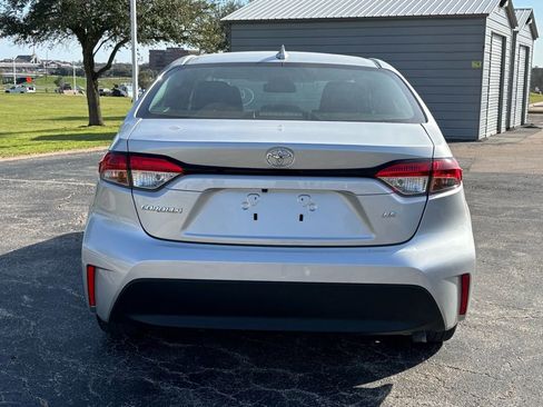 Used 2025 Toyota Corolla LE image 5