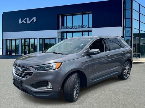 Used 2021 Ford Edge Titanium w/ Equipment Group 301A FWD image 3