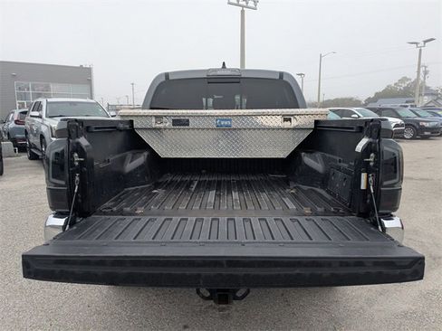 Used 2020 Toyota Tacoma SR5 image 12