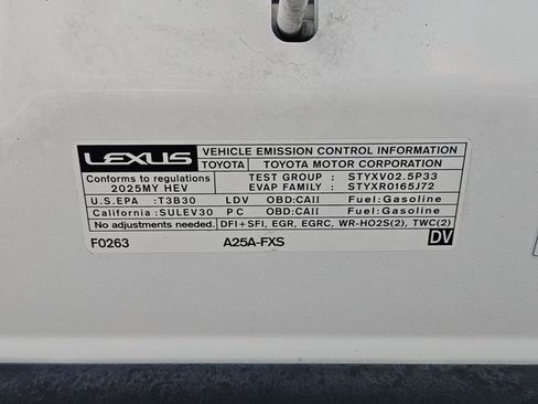 Used 2025 Lexus ES 300h w/ Premium Package FWD image 24